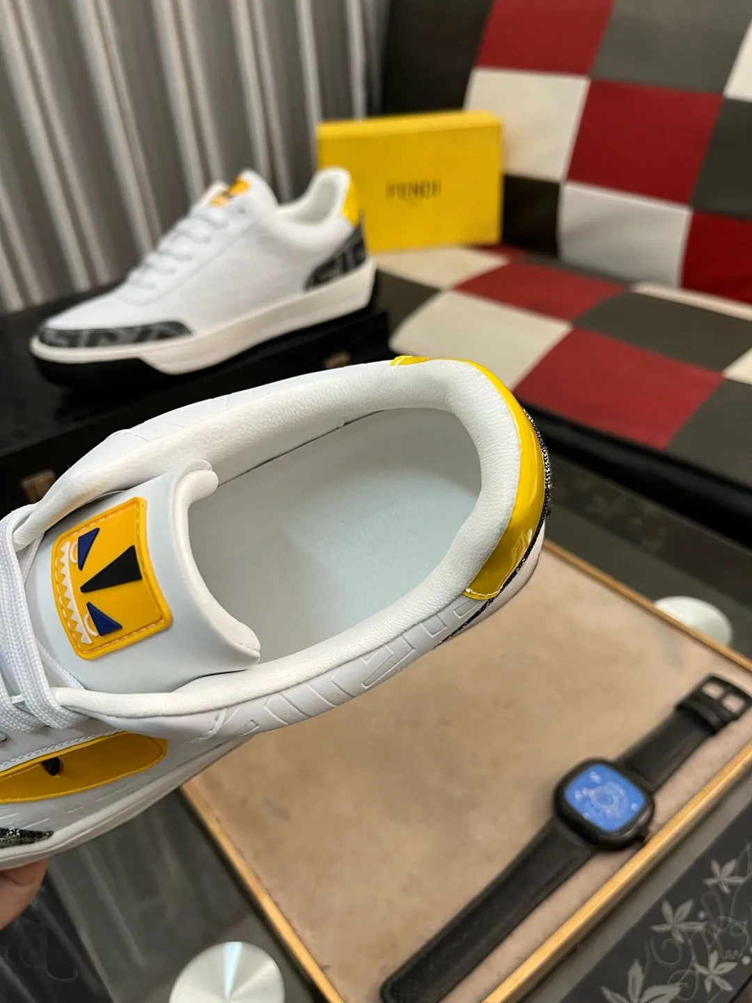 Men's shoes 💰400⌚️⌚️[fendi] Fendi classic and comfortable men, this complex sneaker is made of soft calfskin➕genuine leather lining➕original ultra-light rubber material with rough outsole. This unique and light style is suitable for the casual and refined sensibility of this season. It is comfortable and natural on the feet. It is an everyday style for casual travel in autumn and winter! 38−443️⃣colors available